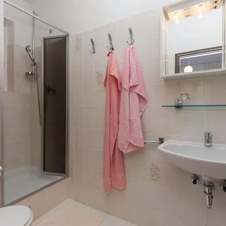 Basica Guest house