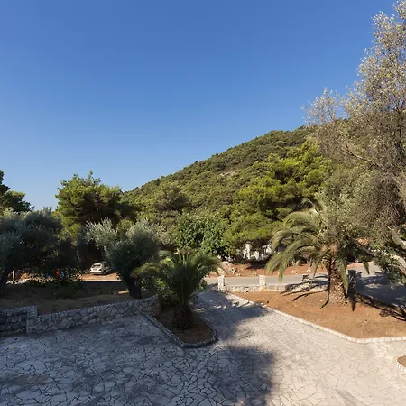 Basica Πανσιόν 3*